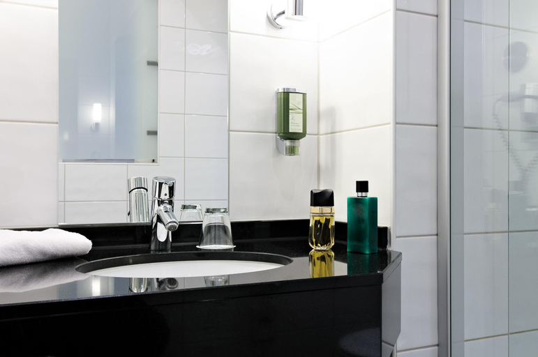 Bathroom 4