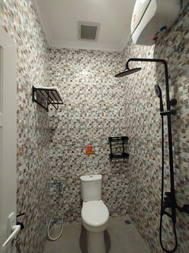 Bathroom 10