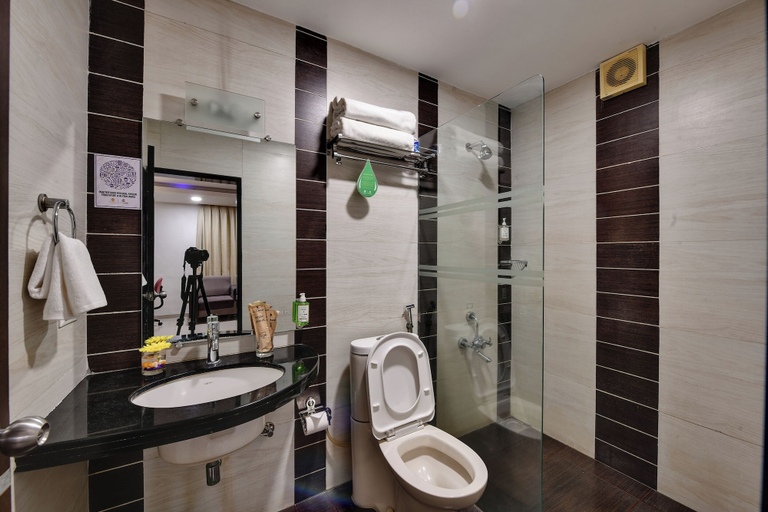 Bathroom 4, Click Hotel Yuvraj, Surat