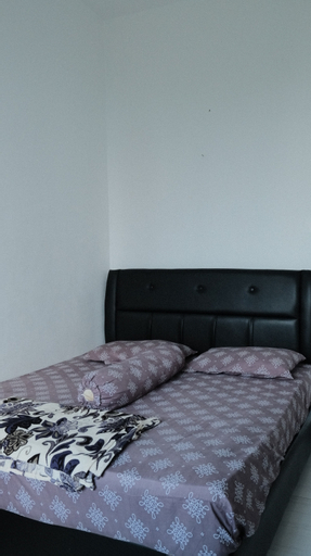 Bedroom 13
