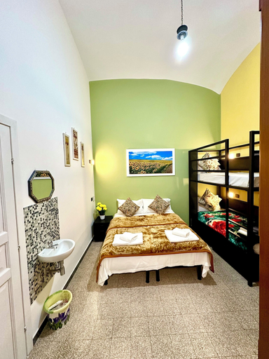 Bedroom 3, B&B Termini Colosseo Suite, Rome