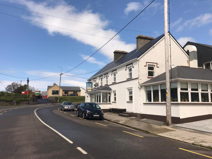 Others 5, Westend Bar & select accommodation