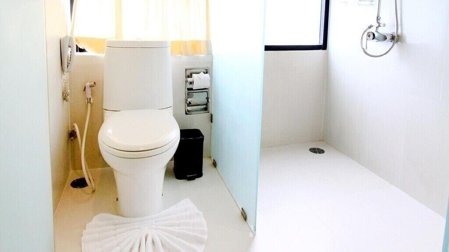 Bathroom 4