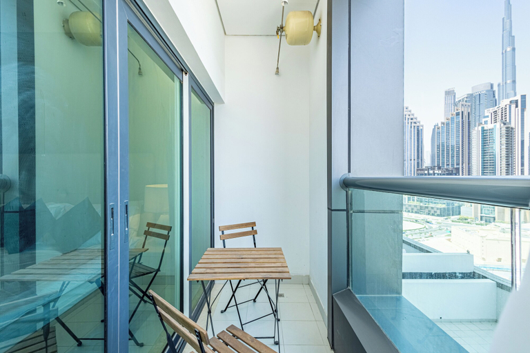 Balcony 2, SuperHost - Chic Studio on the 16th Floor in Business Bay, Dubai