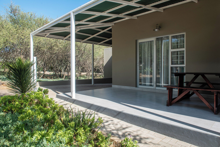 Exterior & Views 2, Arebbusch Travel Lodge, Windhoek East