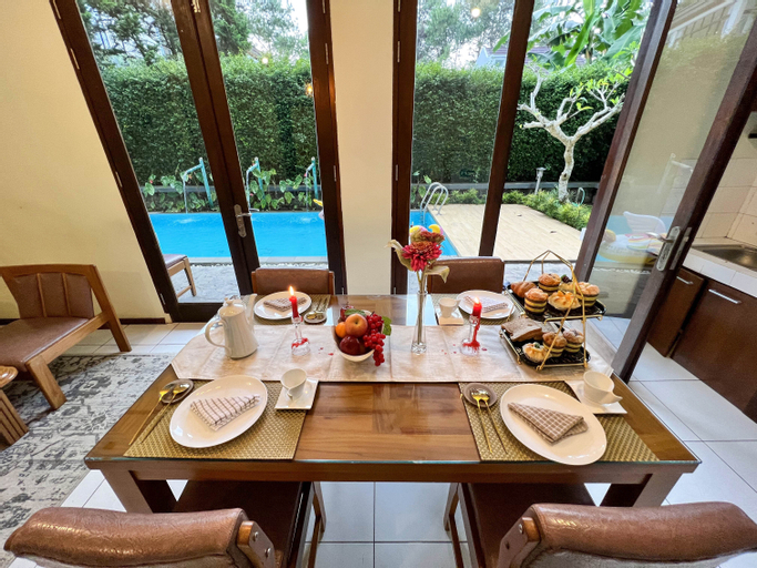 Dining Room 14