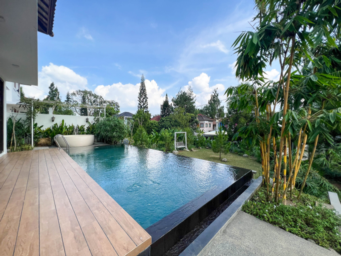 Swimming Pool 1