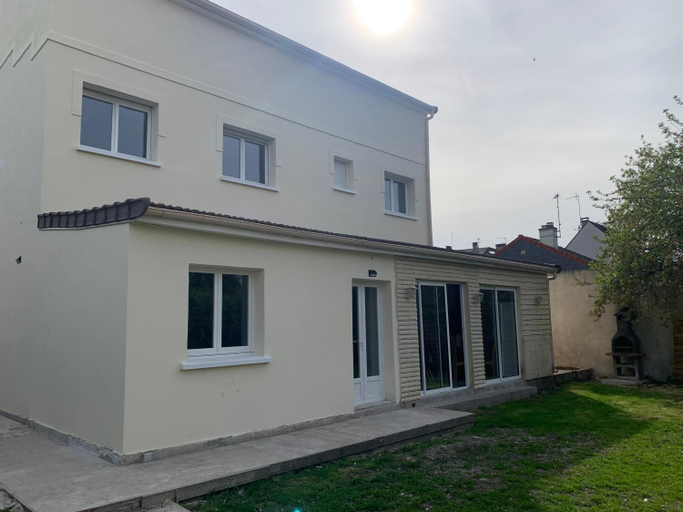 Others 5, Villa Tenjin chambre 12, Seine-Saint-Denis
