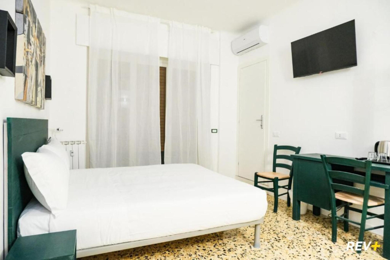 Bedroom 3, Lia Art Hotel, La Spezia