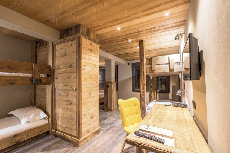 Bedroom 3, La Maison Rouge, Savoie