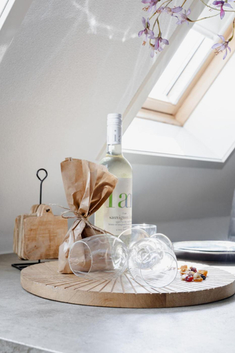 Others 5, 99 Lifestyle Suite, Hoorn
