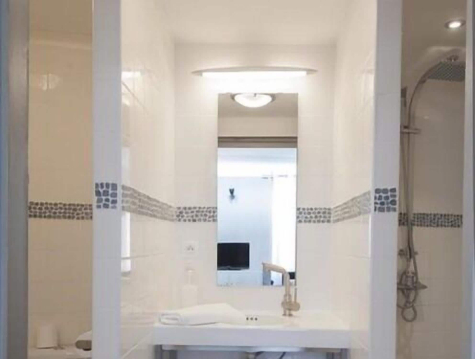 Bathroom 3, La Maison Vieille, Aude