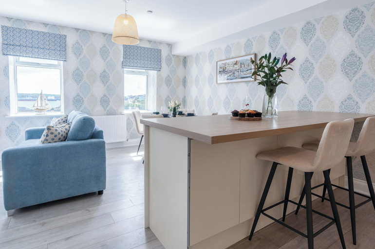 Others 5, Harbour View - 2 Bedroom Apartment - Milford Haven, Pembrokeshire