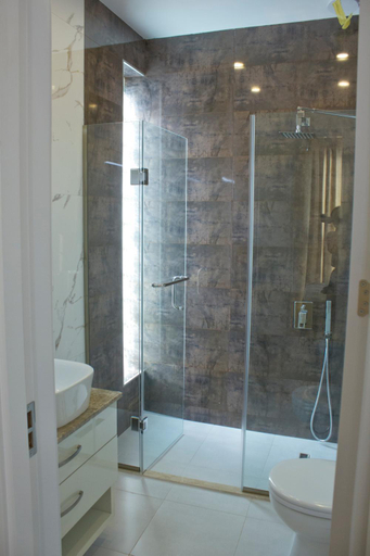 Shower 3, Sameba luxury, Golden View, Tbilisi