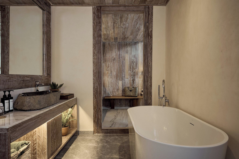 Bathroom 15
