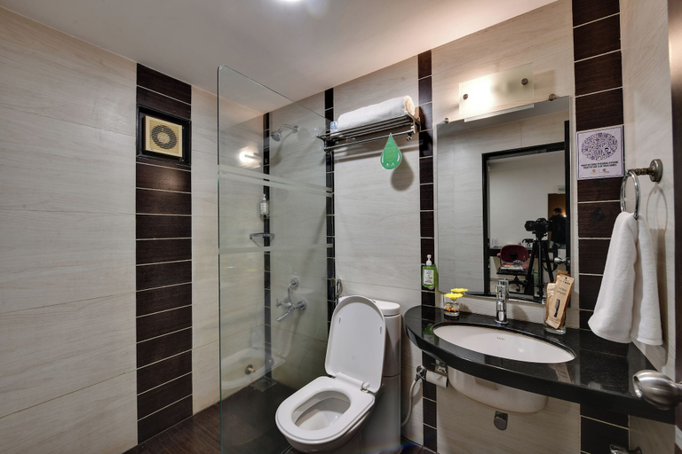Bathroom 4, Click Hotel Yuvraj, Surat