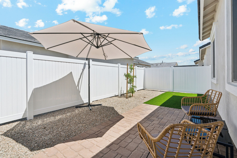 Others 5, Sunny Contemporary Home with Pool BBQ, Pinal