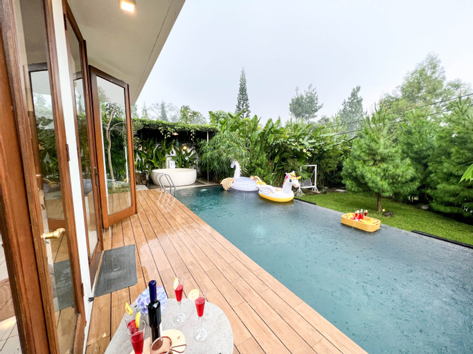 Swimming Pool 9