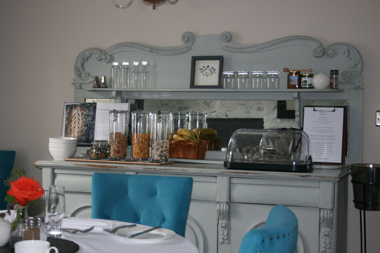 Food & Drinks 4, The New White Lion, Carmarthenshire