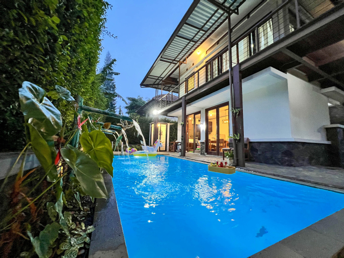 Swimming Pool 18