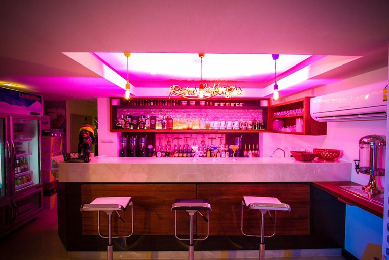 Food & Drinks 4, Retro 39 Hotel, Wattana