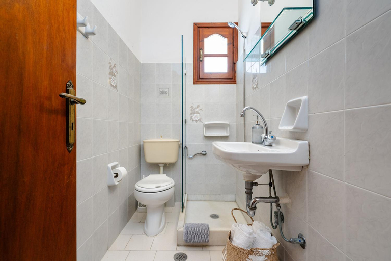 Bathroom, Flerianos Studios, South Aegean