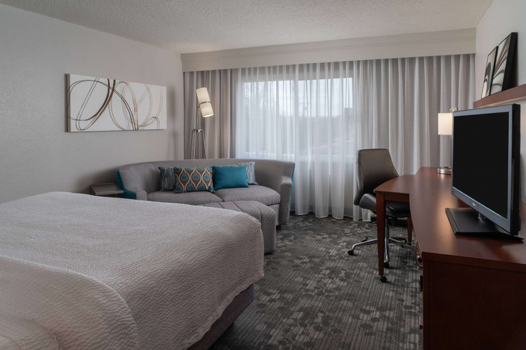 Bedroom 4, Sonesta Select Chattanooga Hamilton Place, Hamilton
