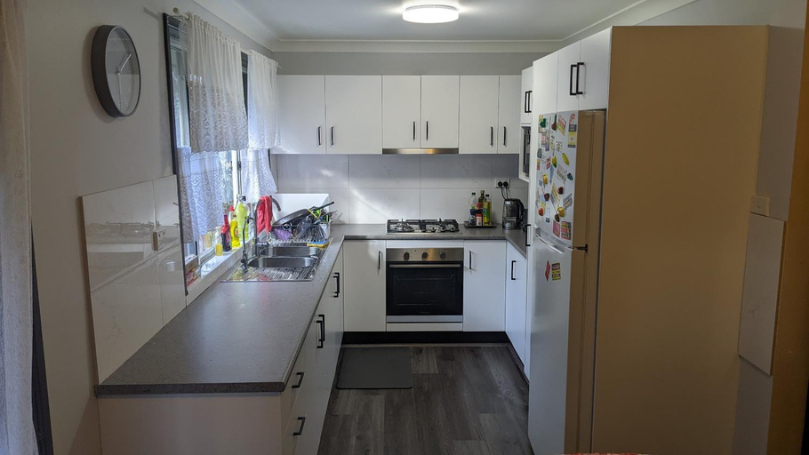 Others 3, BIDWILL GARDENS - 2 Rooms A Private Room with a King-Size Bed or Open Lounge Room Floor Mattress SHA, Blacktown - South-West