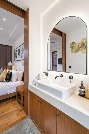 Bathroom 7