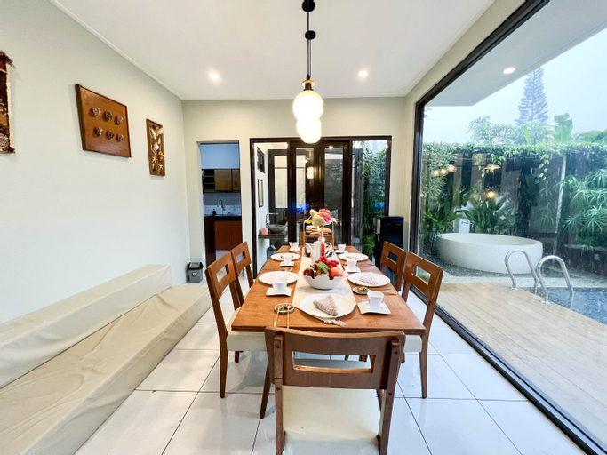 Dining Room 26