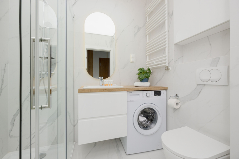 Bathroom 4, Elegant Apartment Warsaw by Renters, Warsaw