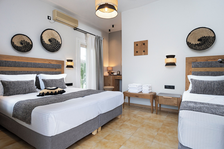Bedroom 4, Semiramis Hotel, South Aegean