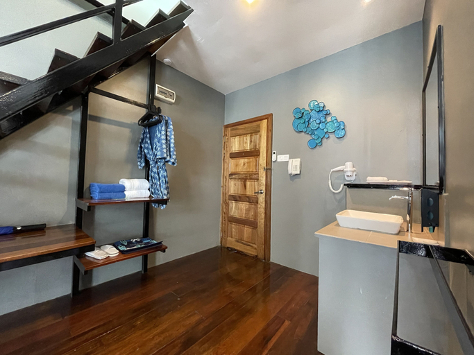 Bathroom 5, Alunan Resort, Besut