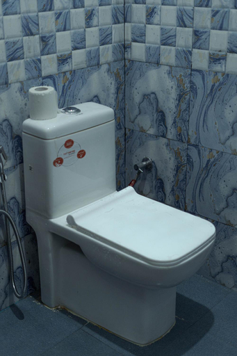 Bathroom 2, Spontrail Hostel, Garhwal