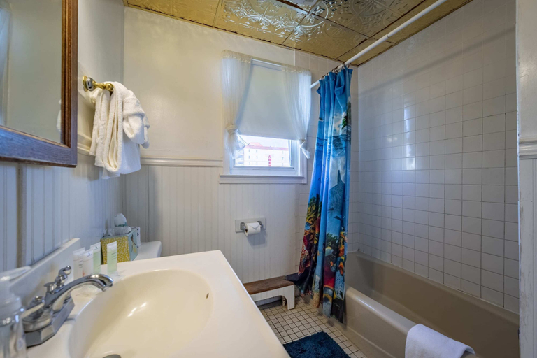 Bathroom, OCHG Holland House 10th, Worcester