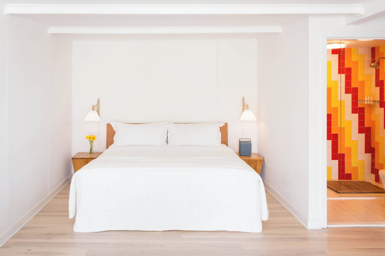 Bedroom 2, Sunset Beach Hotel, Suffolk