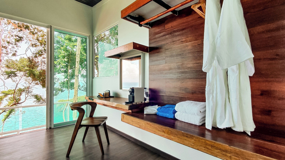 Bathroom 5, Alunan Resort, Besut