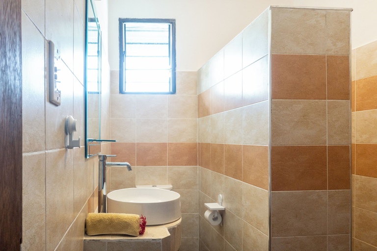 Bathroom 4, Villa Black Pearl, Msambweni