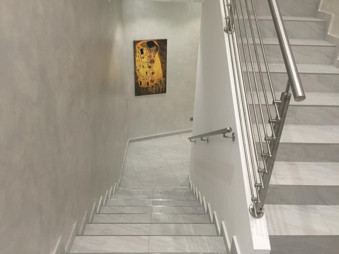 Others 5, Picaflor Art & Rooms, Milano