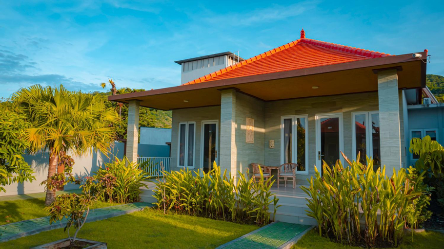Exterior 3