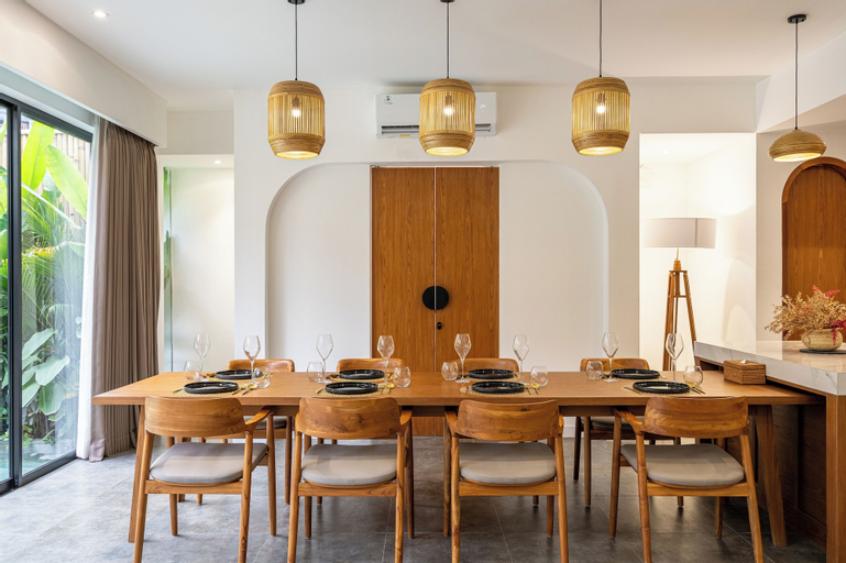 Dining Room 10