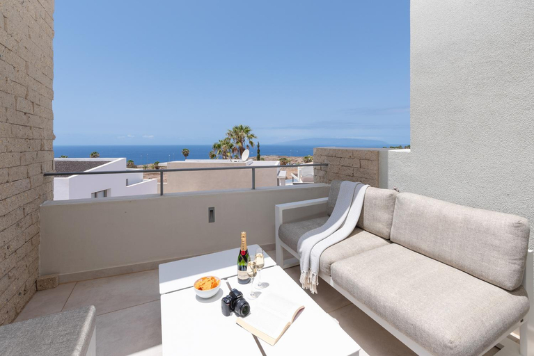 Others 4, KARAT Villa Neveda, Santa Cruz de Tenerife