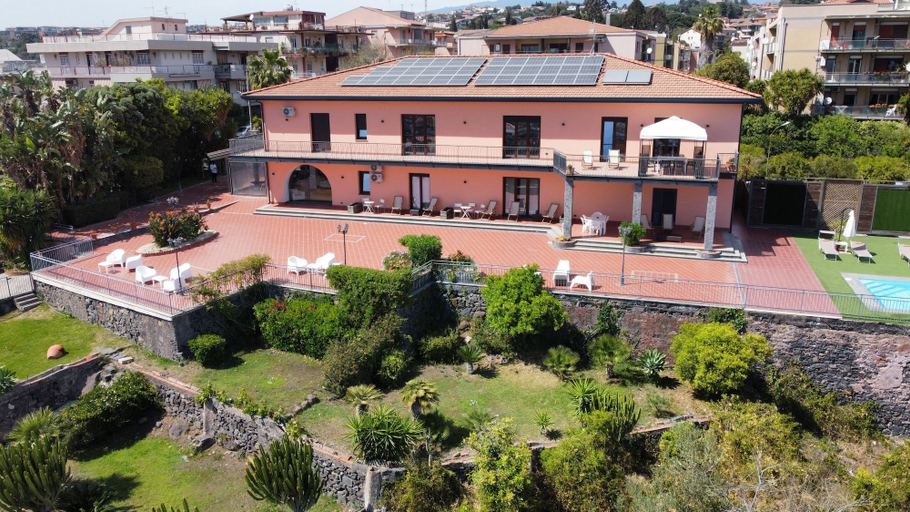 Exterior & Views 2, Villa Leucatia Bed&Events, Catania