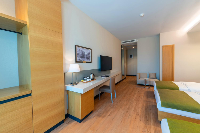 Bedroom 3, Artes Hotel, Merkez