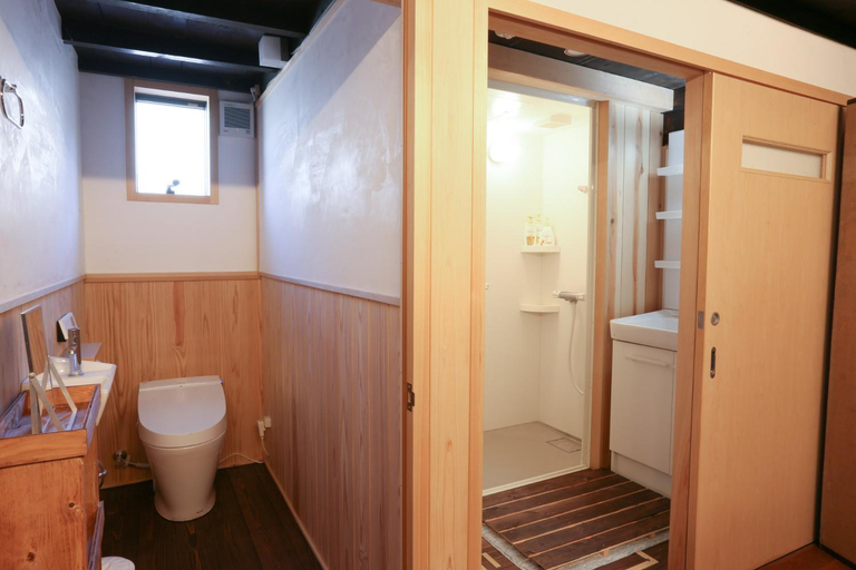 Bathroom 4, Guesthouse Izame Ann, Maibara
