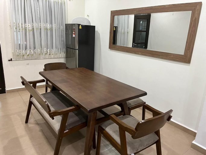 Dining Room 15