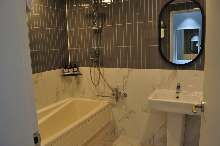 Bathroom 3, Hound Hotel Sangmu, Gwangsan