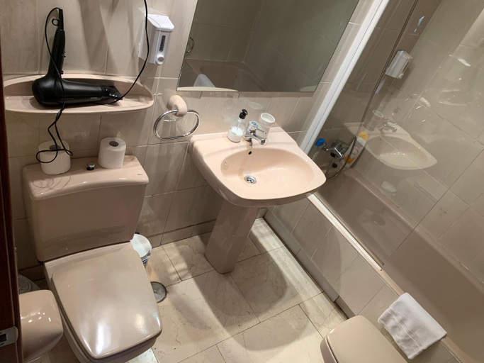 Bathroom 5, Apartamentos Torr en Madrid - Chamartin, Madrid