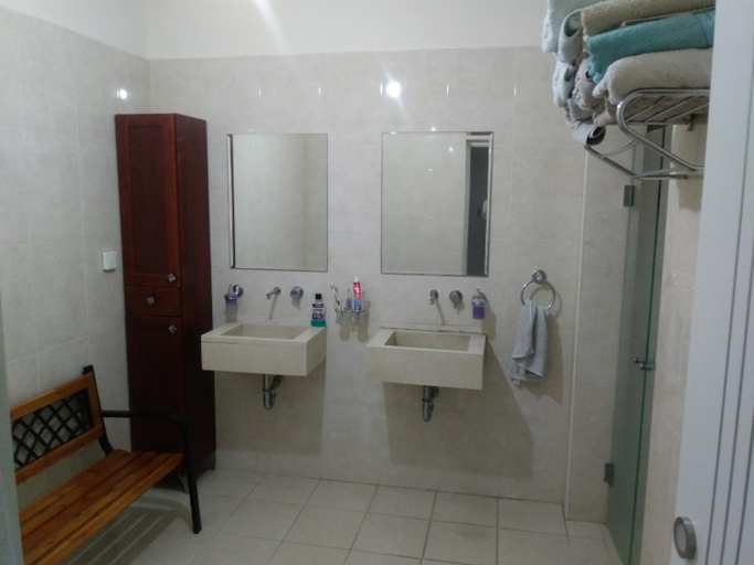 Bathroom 4, Namaste