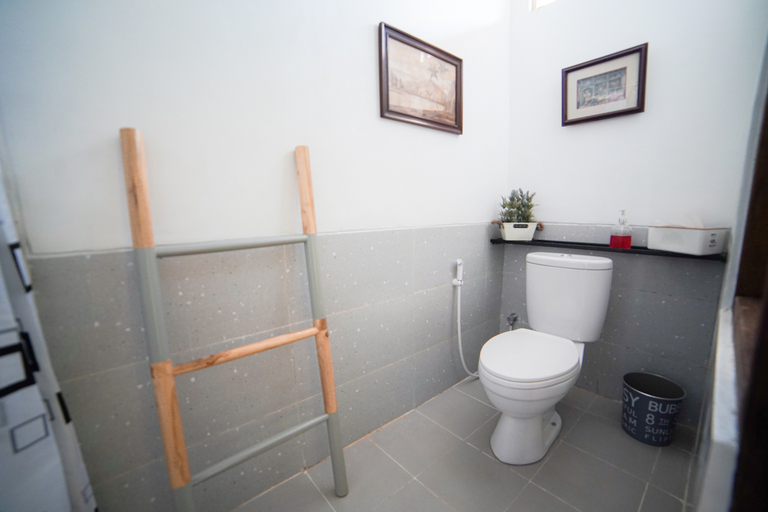 Bathroom 5, Ubu Villa Ndalem Etnik, Yogyakarta